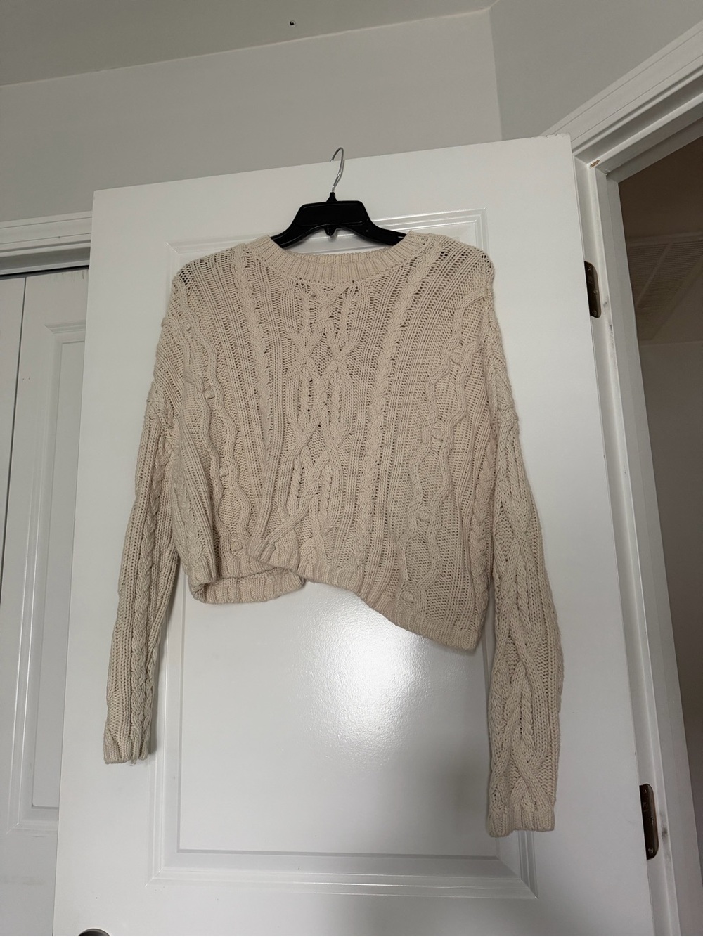 Jessica Simpson Chunky Cable Crewneck Sweater in Cream